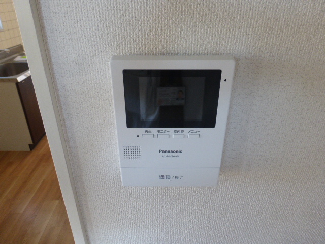 セキュリティ　急な訪問者をモニターで確認出来る　TVドアホン付