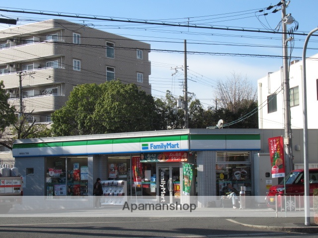コンビニ　ファミリーマート（コンビニ）まで235m