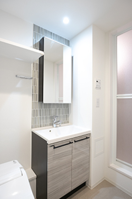 洗面設備　※写真は同タイプ住戸です。