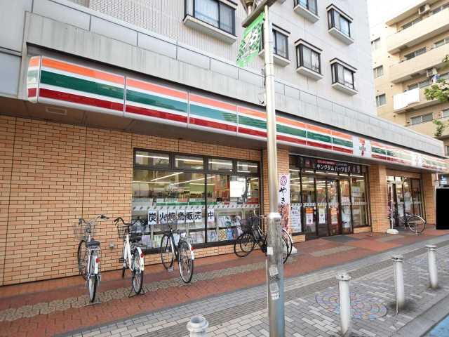 コンビニ　セブンイレブン（コンビニ）まで402m