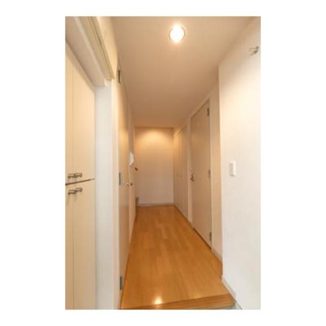 玄関　※写真は同タイプ住戸です。