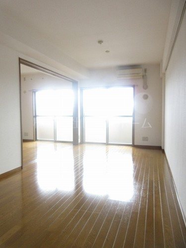 居室・リビング　※別号室参考写真