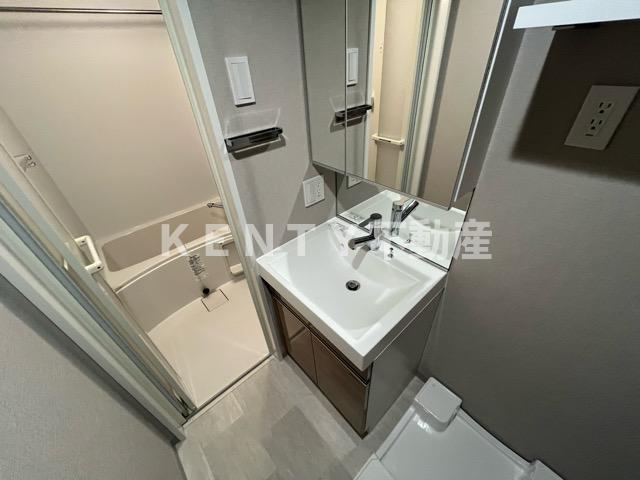 洗面設備　スペースが確保できる洗面所です