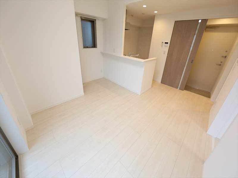 居室・リビング　ＬＤＫ11帖　洋室5帖と繋げても仕切っても使えます