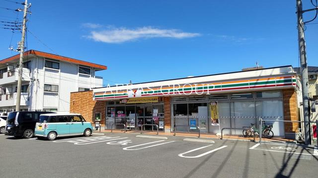 コンビニ　セブン-イレブン 鶴ヶ島市役所通り店（コンビニ）まで136m