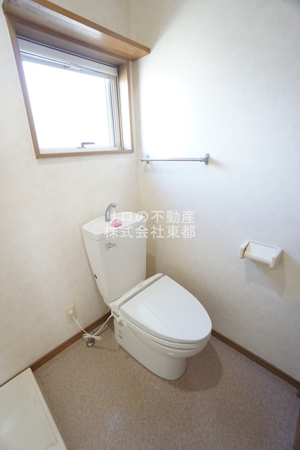 トイレ　暖房便座付です！冬のいやーなひんやり感がなくなります♪