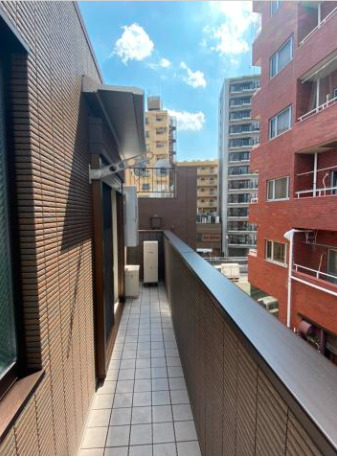 バルコニー　陽当たり良好なバルコニーです