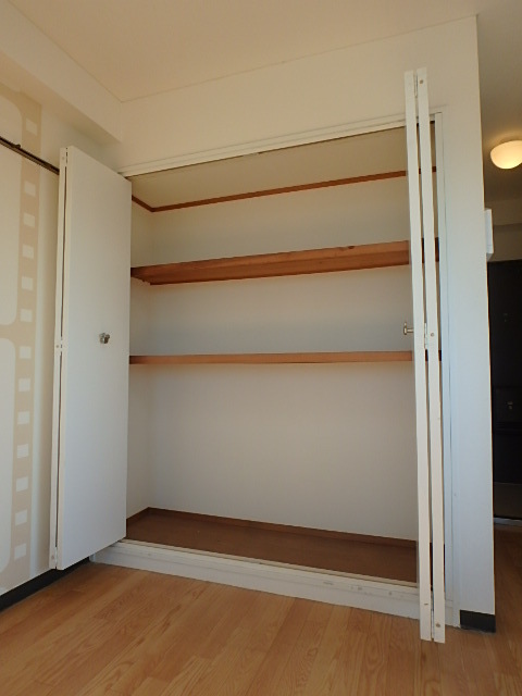 収納　大型クローゼットを確保。