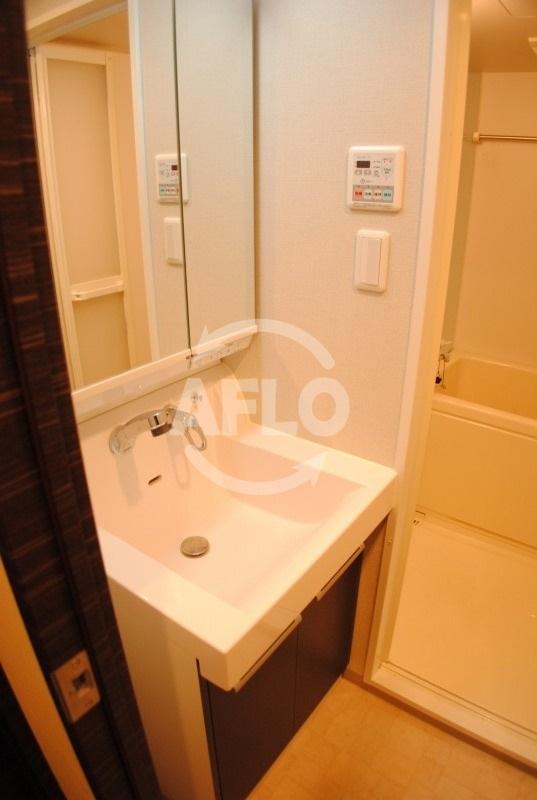 洗面設備　アドバンス心斎橋グランガーデン　独立洗面台