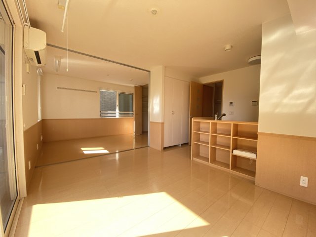 居室・リビング　イメージ(反転タイプ)