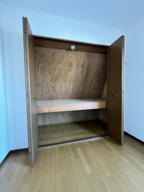 収納　【リフォーム前の写真です】洋室の収納スペース★