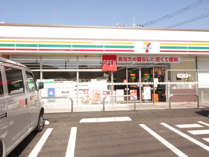 コンビニ　セブンイレブン横浜川向町店（コンビニ）まで400m