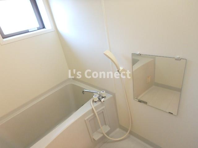 バス・シャワールーム　追焚き、浴室乾燥付きのお風呂。