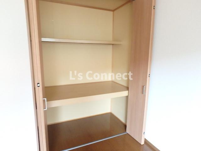 収納　奥行きのある収納でお荷物もすっきりしまえます。