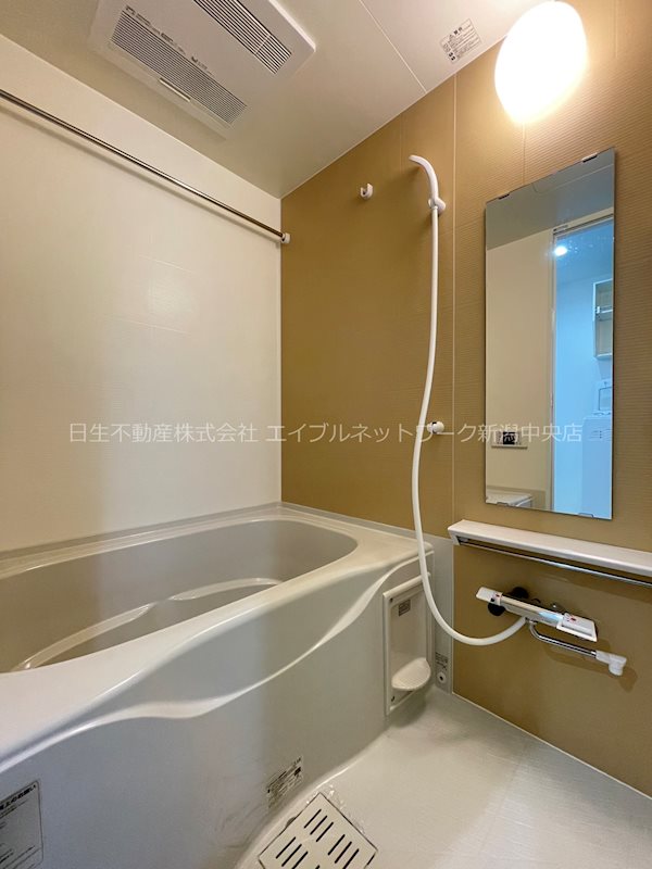 バス・シャワールーム　追い焚き有