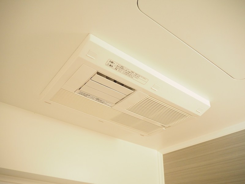 バス・シャワールーム　浴室乾燥機