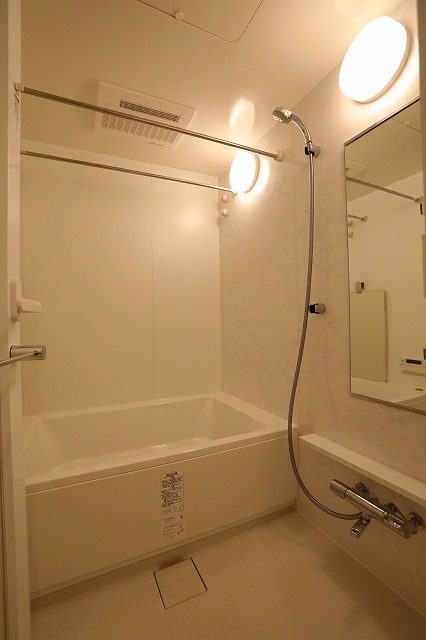 バス・シャワールーム　バス