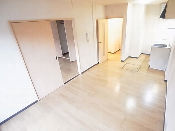 居室・リビング　同一物件参考写真