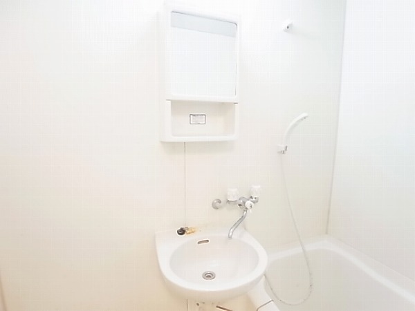 洗面設備　同一物件参考写真