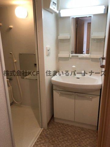 洗面設備　脱衣スペースもあります