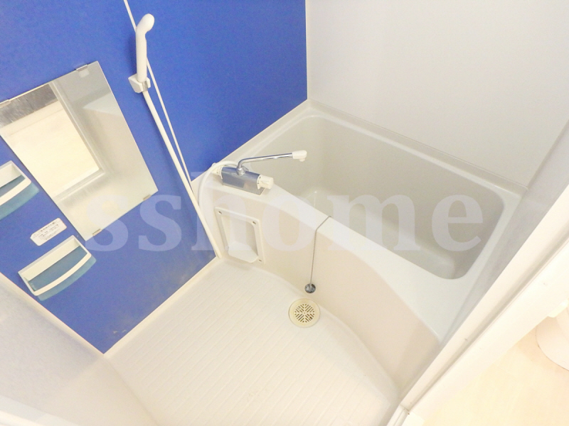 バス・シャワールーム　青色アクセントのデザインバスです☆