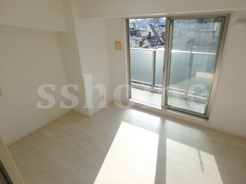 居室・リビング　明るいお部屋です♪