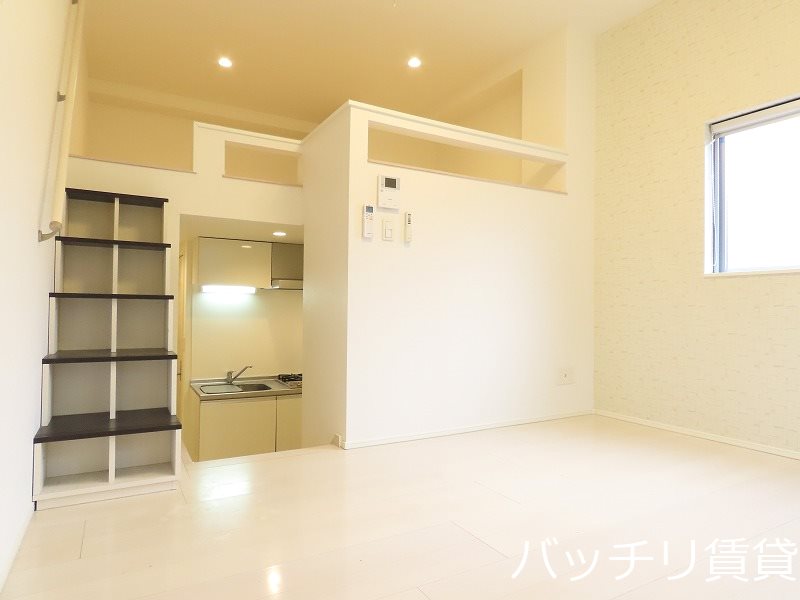 居室・リビング　同型タイプの為、現状を優先致します。