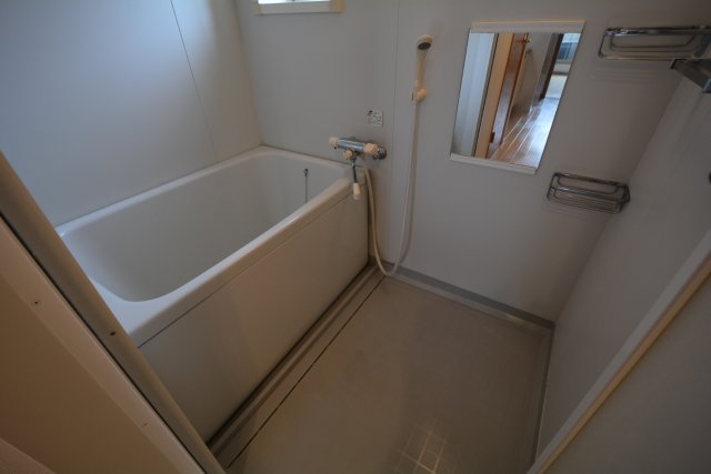 バス・シャワールーム　追い炊き機能付きバスでおすすめ！