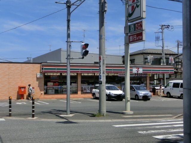 コンビニ　セブンイレブン（コンビニ）まで50m