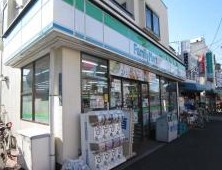 コンビニ　ファミリーマート滝野川５丁目店（コンビニ）まで96m