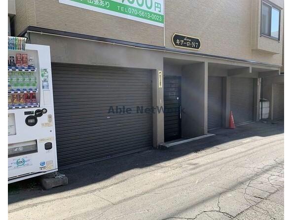 駐車場　駐車場