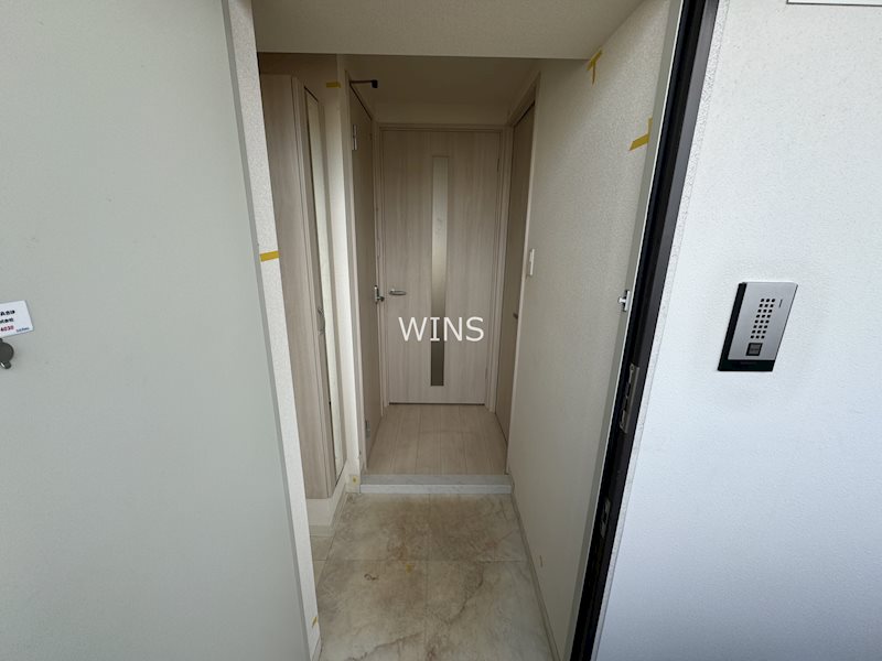 玄関　※別部屋参考写真です