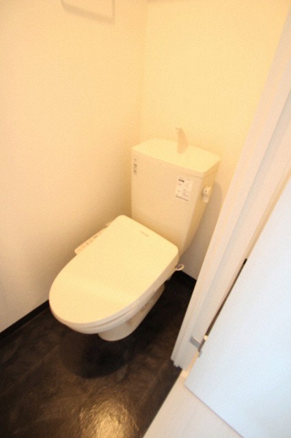 トイレ　ウォシュレット設置済みです！
