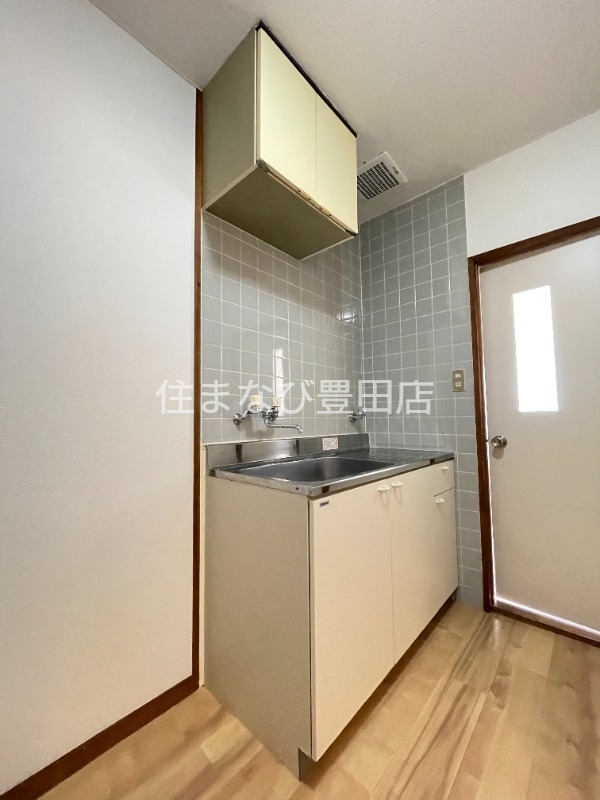 キッチン　別室同型写真