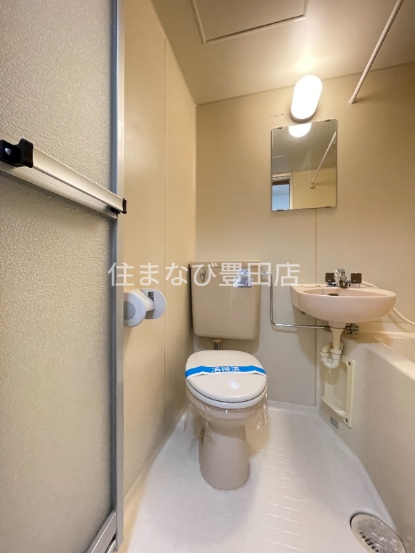 トイレ　別室同型写真