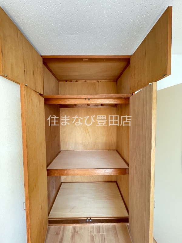 収納　別室同型写真