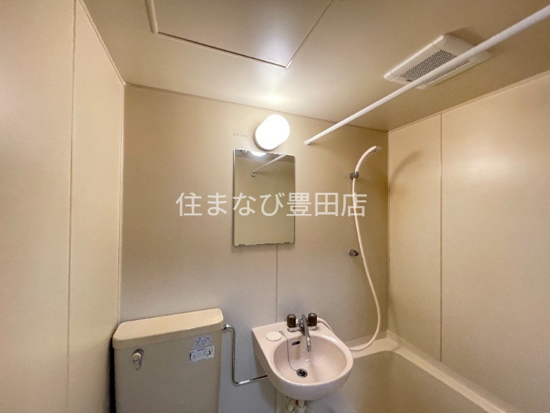 洗面設備　別室同型写真