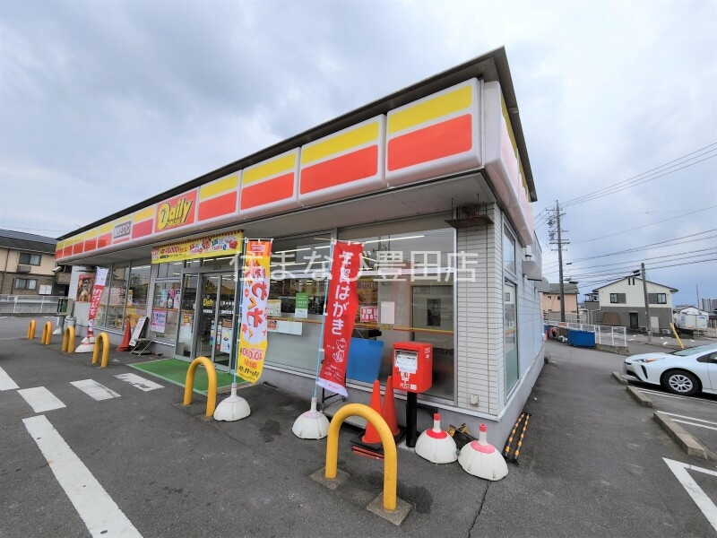 コンビニ　デイリーヤマザキ安城篠目店（コンビニ）まで715m