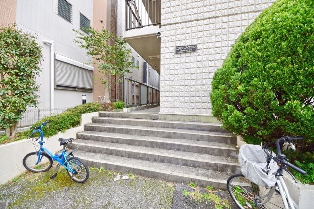 エントランス　★見学希望等はタウンハウジング中央林間店までお気軽に♪★