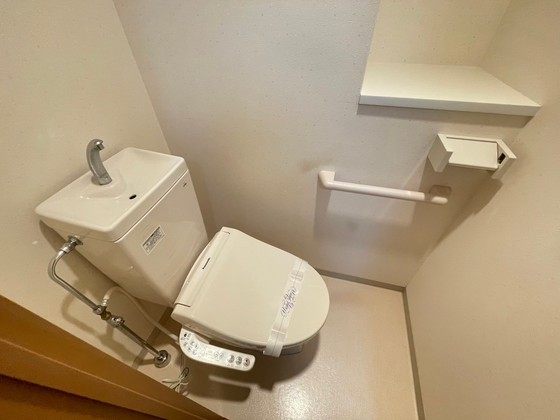 トイレ　※別部屋の写真です