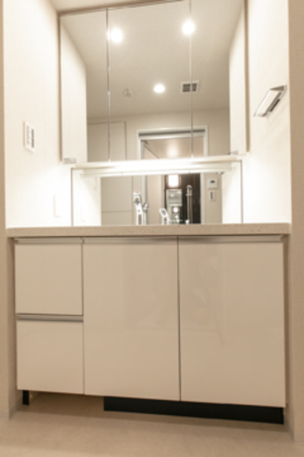 洗面設備　※写真は同タイプ住戸です。