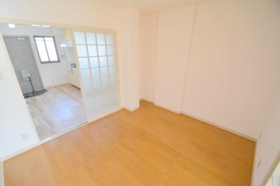 その他部屋・スペース　落ち着いた雰囲気のこのお部屋でゆっくりお休みください。