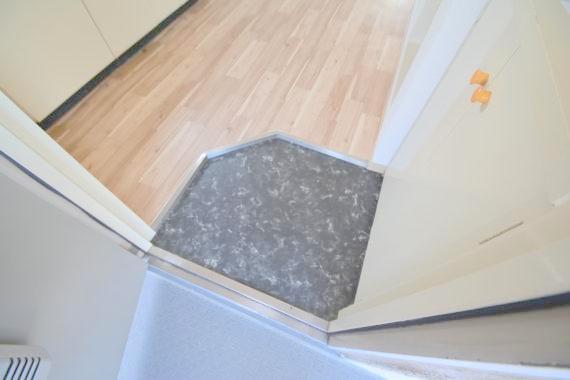 玄関　落ち着いたおしゃれな玄関です。