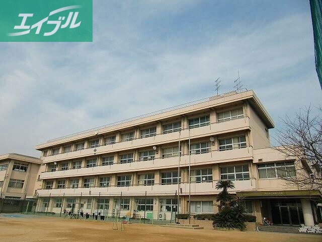 小学校　岡山市立妹尾小学校（小学校）まで692m