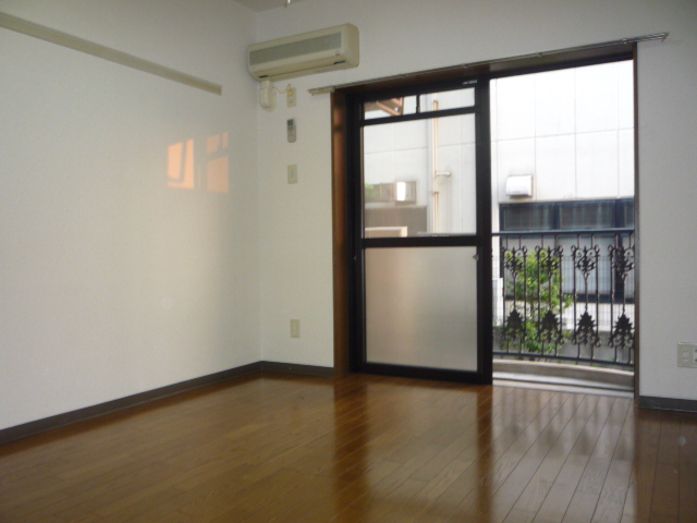 居室・リビング　居室、洋室7帖