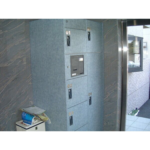 その他　不在時でも宅配便の受け取り可能　　宅配BOX付