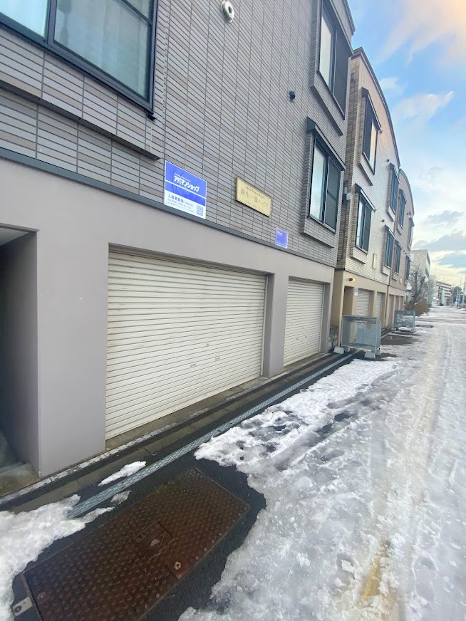 駐車場　シャッター付き駐車場です♪