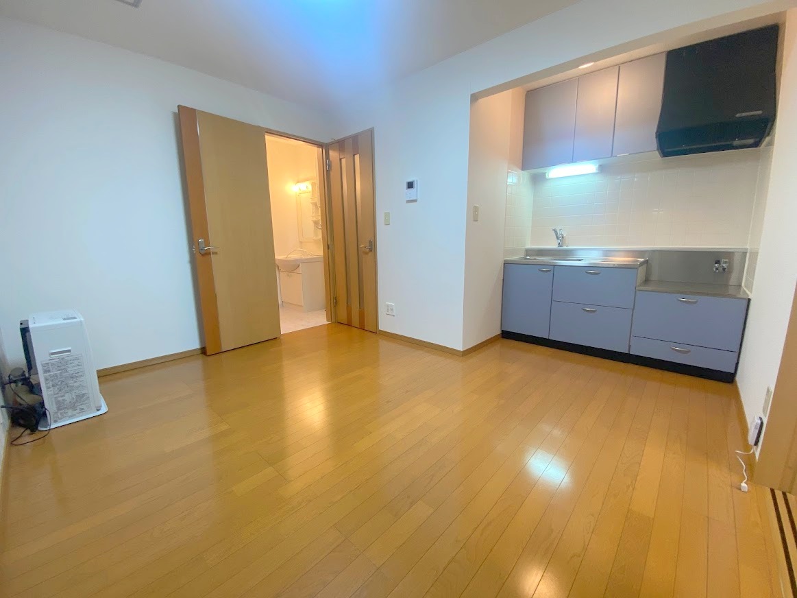 居室・リビング　明るい居間で気持ちまで明るくなりますね！