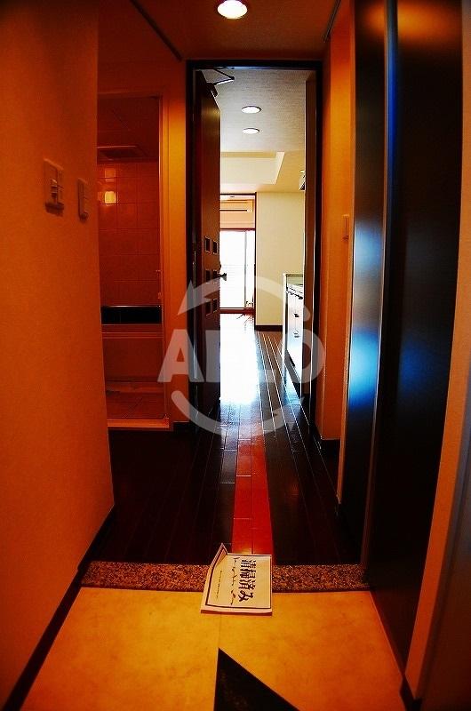 玄関　CITY SPIRE桜川I　十分な間口の広さ