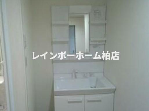 洗面設備　使いやすい洗面所です